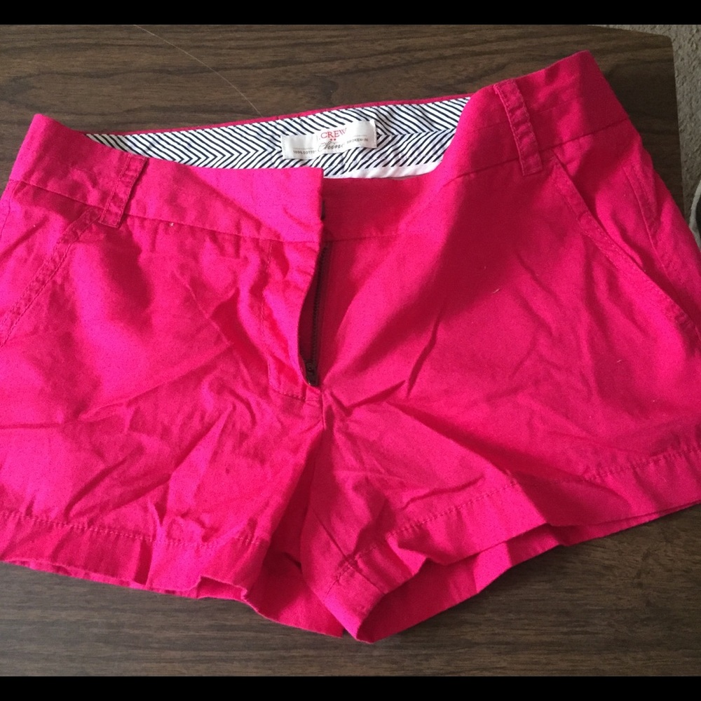 Hot pink Women’s J. Crew chino shorts, size 4.